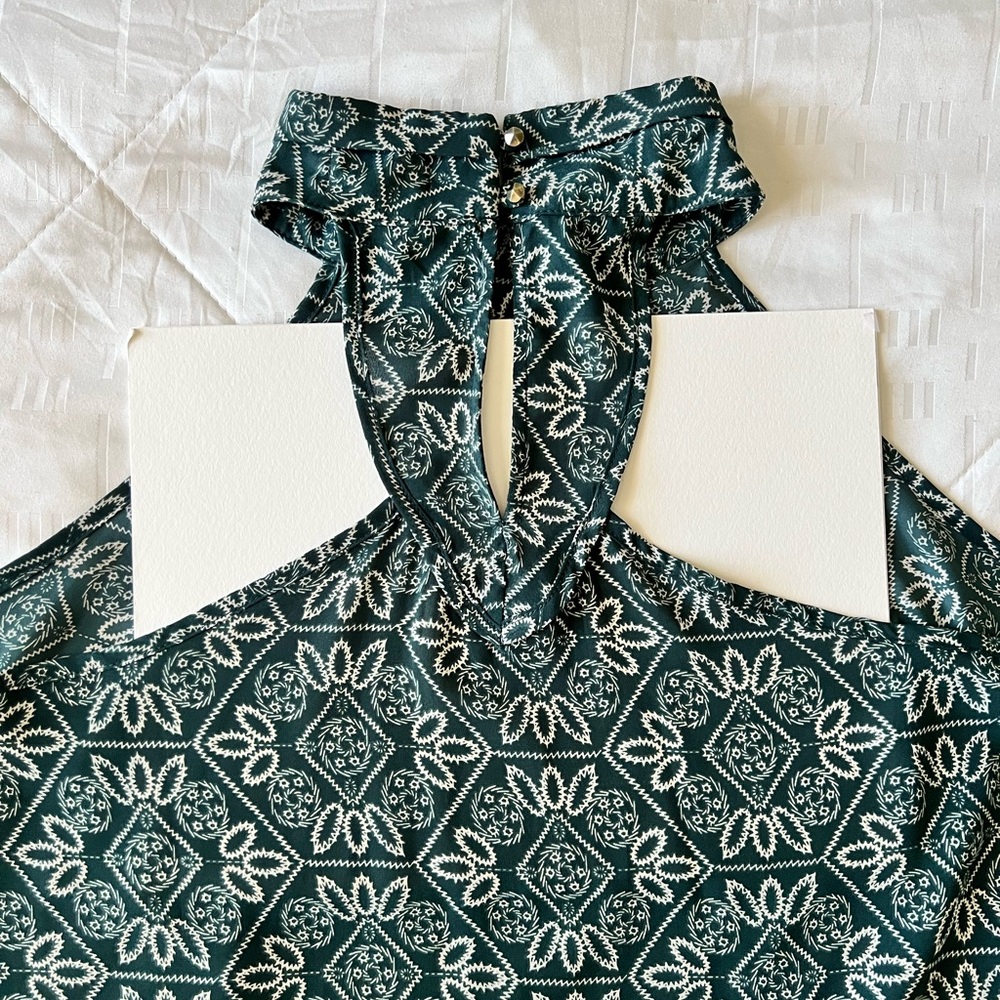 Flowy Halter Blouse with Mock Neck and Keyhole Back Detail - Picture 8 of 12